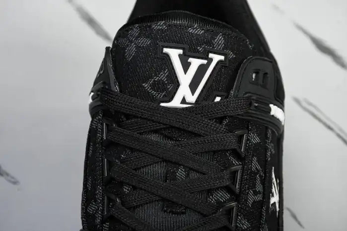 Cheap LV TRAINER SNEAKER 24111502 0130