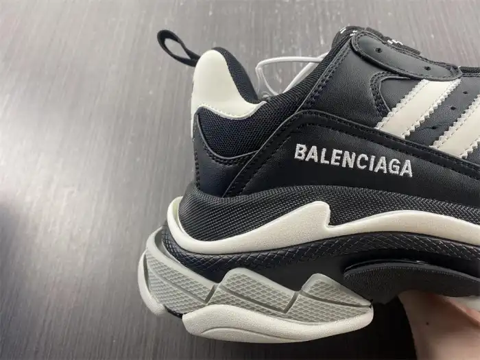 Cheap BLCG TRIPLE S SNEAKER 710021 W3RN3 1001 0129