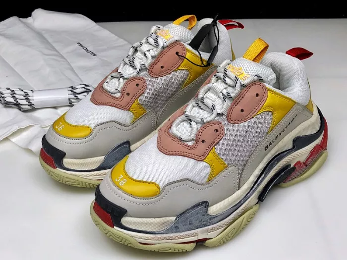 Rep BLCG Triple S Cream Yellow Red 524038 W09O5 9035 0115