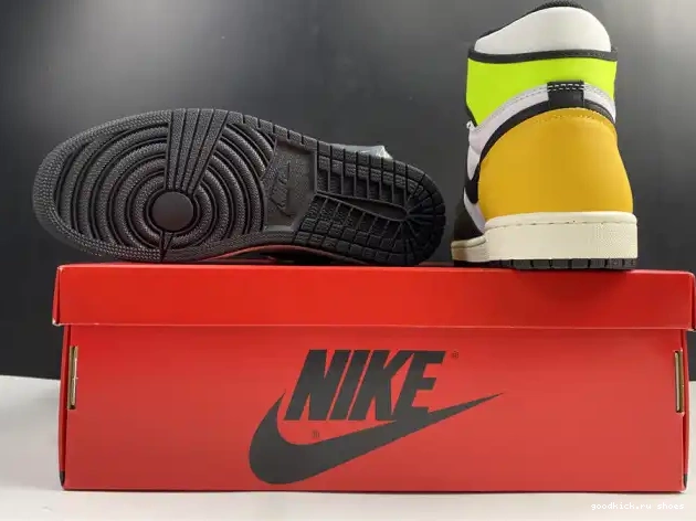 Rep 1 'VOLT HIGH JORDAN GOLD' 555088-118 OG RETRO AIR 0211