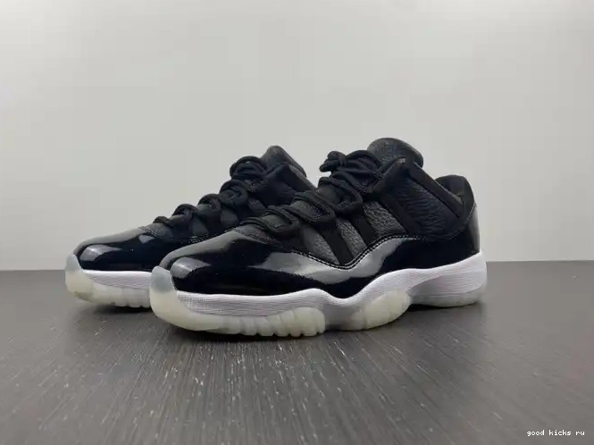 80% Off Sale Air Jordan 11 Low Retro 72-10 AV2187-001 0220