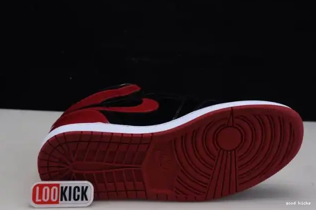 Rep 555088-063 OG 1 High Patent Air Bred Jordan 0317
